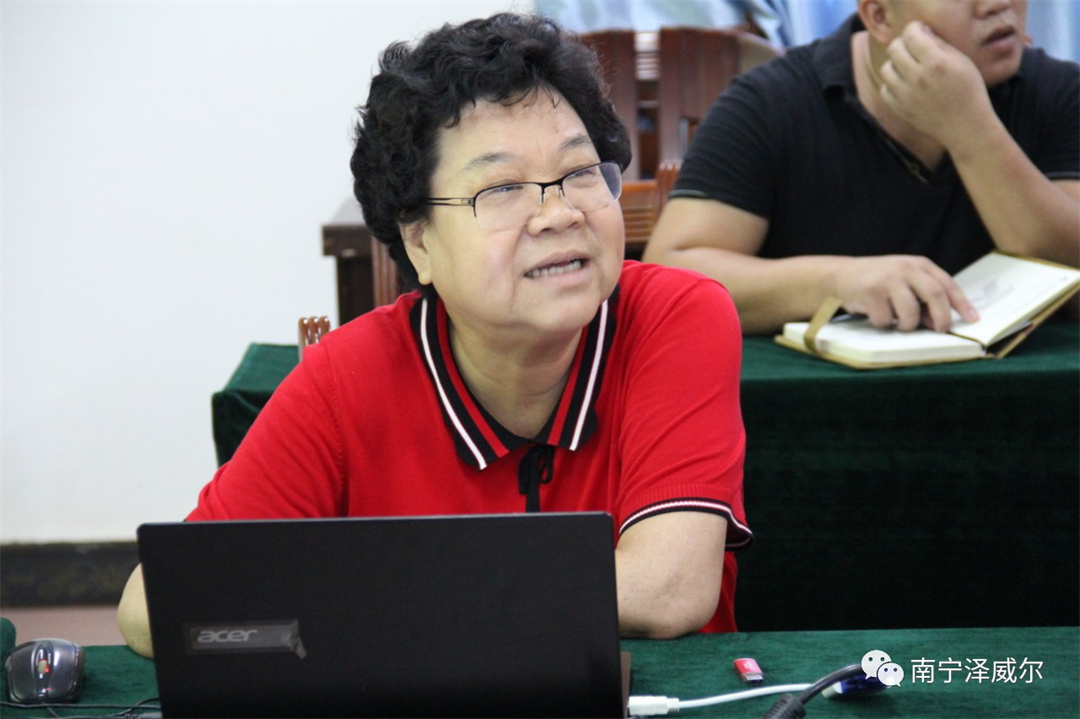 南宁红桃国际周建群董事长作项目汇报